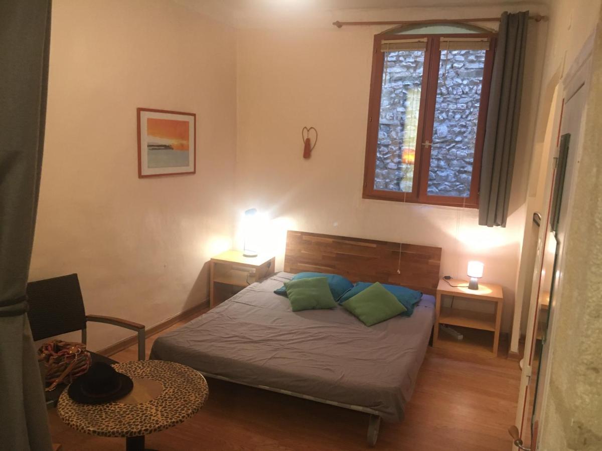 Appart Sympa Dans Le Vieux Ним Екстериор снимка