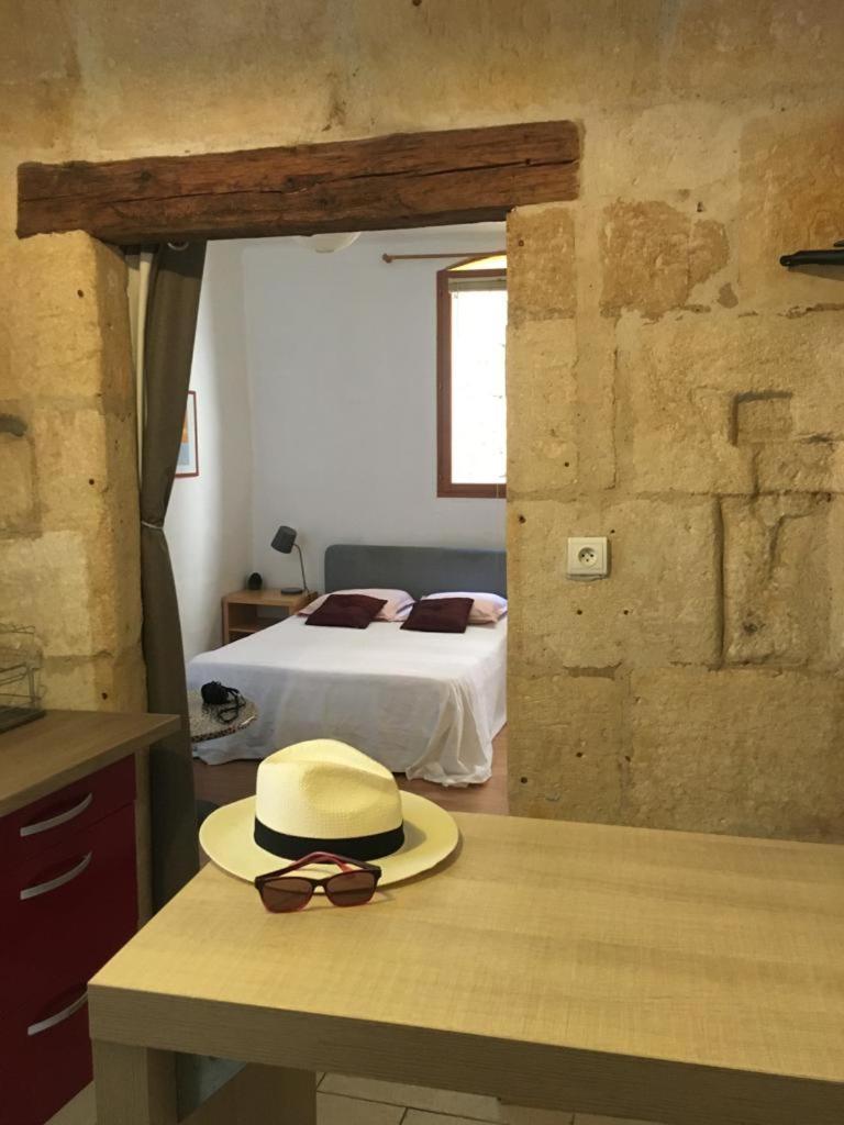 Appart Sympa Dans Le Vieux Ним Екстериор снимка